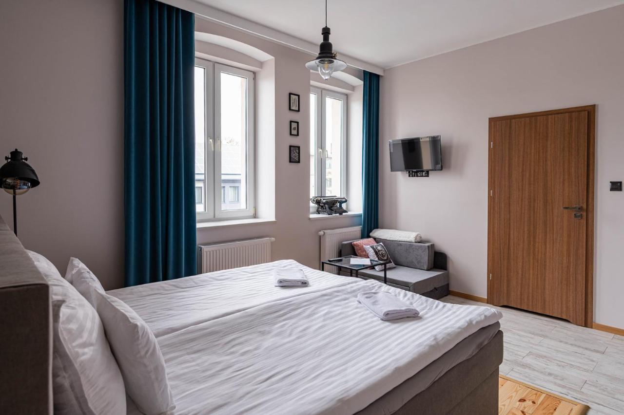 Apartamenty W Kamienicy Sieradz Exterior foto